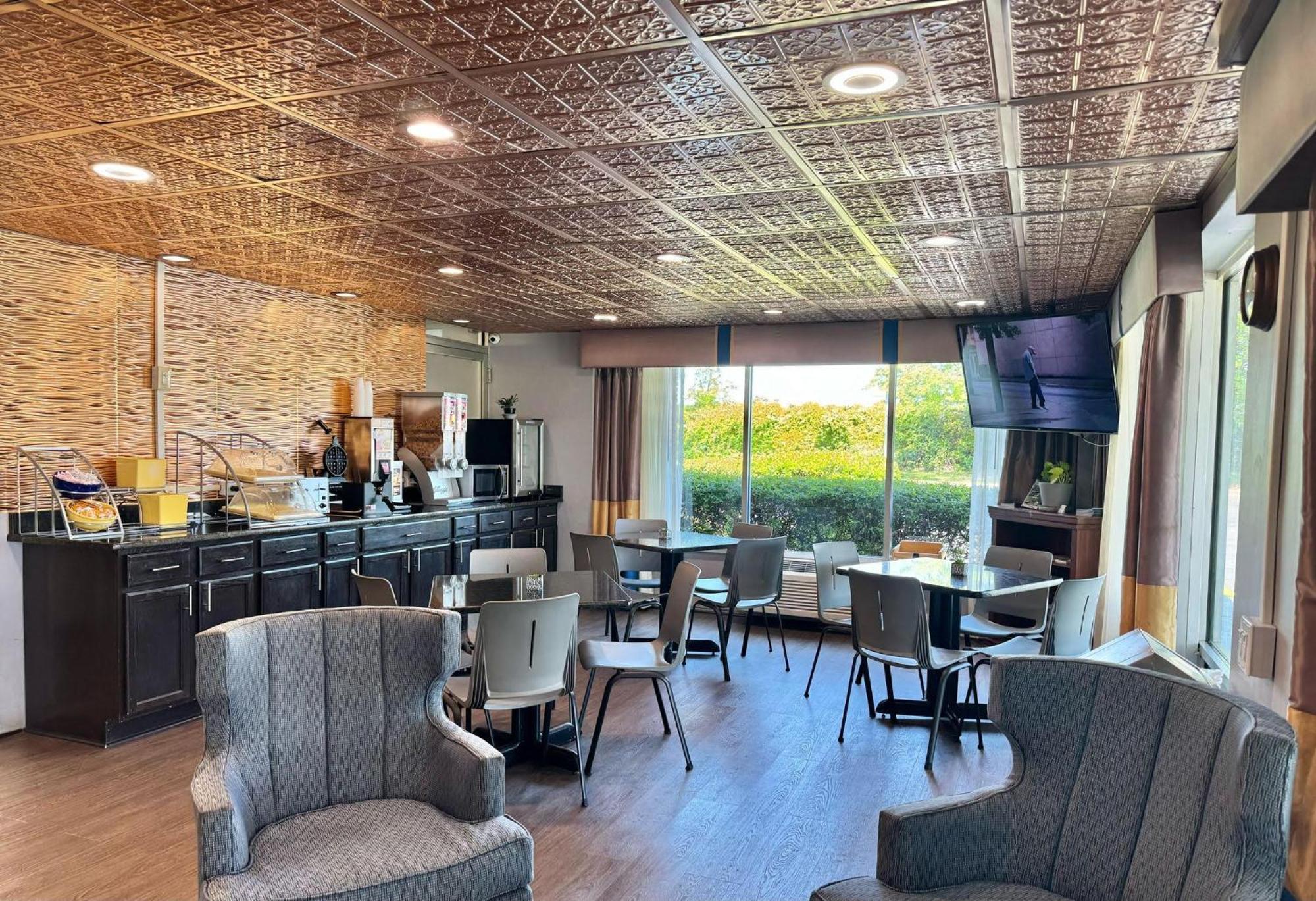Days Inn By Wyndham Seneca-Clemson Zewnętrze zdjęcie