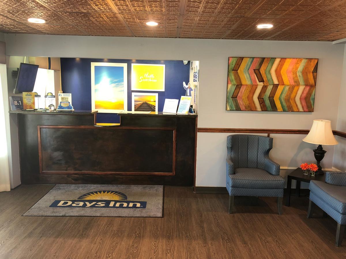 Days Inn By Wyndham Seneca-Clemson Zewnętrze zdjęcie