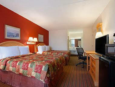 Days Inn By Wyndham Seneca-Clemson Zewnętrze zdjęcie